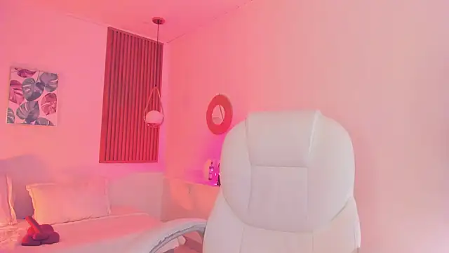 Snapshot of TiffanyWright chatting on October 27, 2025, 11:11 am TiffanyWright online show from October 27, 2025, 11:11 am