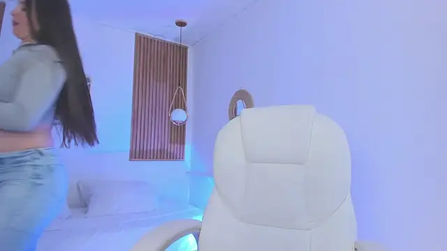 Snapshot of TiffanyWright chatting on November 24, 2025, 11:21 am TiffanyWright online show from November 24, 2025, 11:21 am