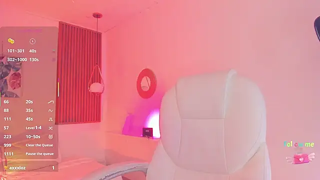 Snapshot of TiffanyWright chatting on October 23, 2025, 1:21 pm TiffanyWright online show from October 23, 2025, 1:21 pm