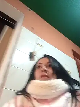 Snapshot of scarrlett40 chatting on November 17, 2025, 11:25 am scarrlett40 online show from November 17, 2025, 11:25 am