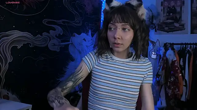 Alicedangerrr online show from April 14, 2026, 4:28 am