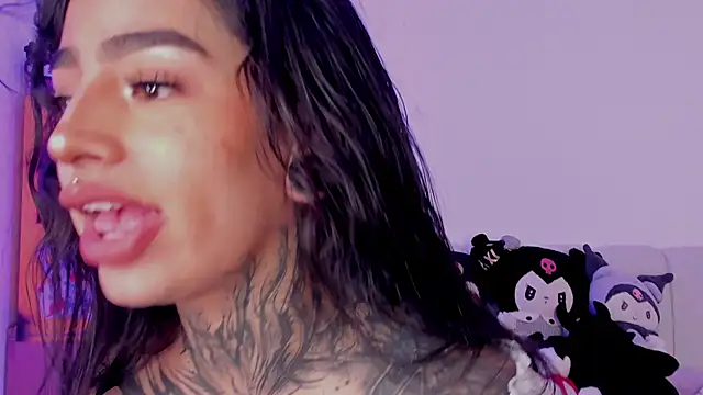 shadowcatt  online show from November 5, 2025, 5:27 pm