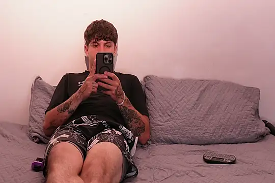 Snapshot of Nicky_and_Blake chatting on March 3, 2025, 9:48 pm Nicky and Blake online show from March 3, 2025, 9:48 pm