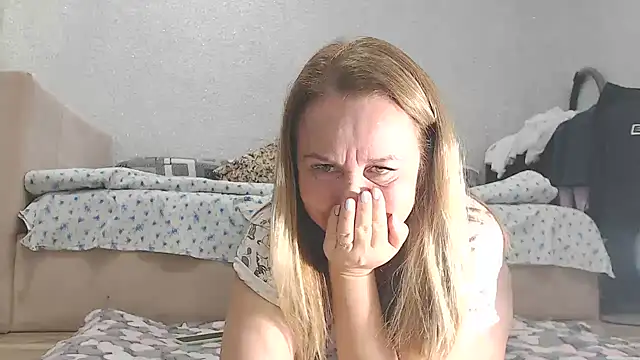 Snapshot of Vika_ chatting on October 26, 2025, 4:35 am Vika online show from October 26, 2025, 4:35 am