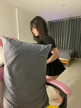 -rosiie- online show from February 13, 2025, 2:20 pm