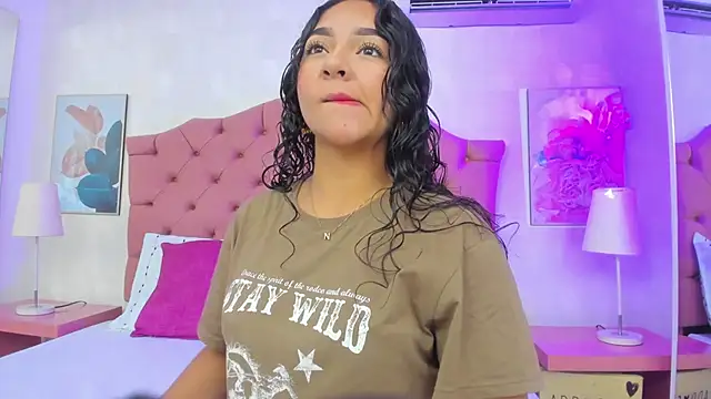 Snapshot of VictoriaBlakee chatting on February 21, 2025, 11:55 am VictoriaBlakee online show from February 21, 2025, 11:55 am