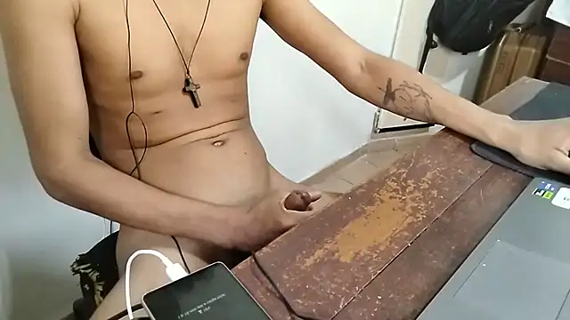 RenziTatte online show from October 17, 2025, 3:03 pm