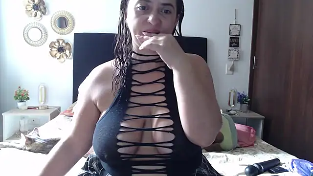 TatianaMonteross online show from December 21, 2025, 5:03 pm