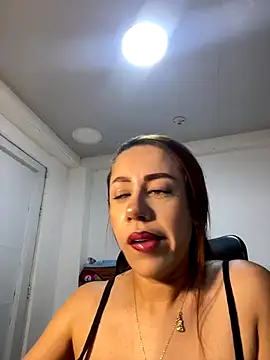 Snapshot of AnnbellaRosse chatting on December 3, 2025, 9:14 pm AnnbellaRosse online show from December 3, 2025, 9:14 pm