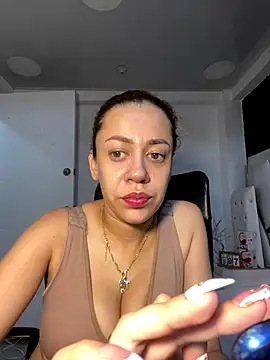 Snapshot of AnnbellaRosse chatting on October 9, 2025, 4:29 pm AnnbellaRosse online show from October 9, 2025, 4:29 pm