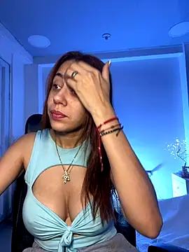 Snapshot of AnnbellaRosse chatting on November 4, 2025, 5:28 pm AnnbellaRosse online show from November 4, 2025, 5:28 pm