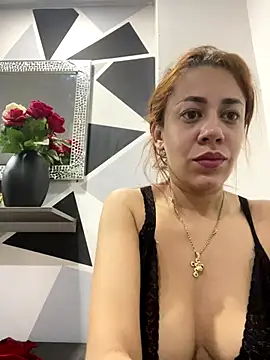 Snapshot of AnnbellaRosse chatting on November 7, 2025, 3:38 pm AnnbellaRosse online show from November 7, 2025, 3:38 pm