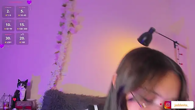 Snapshot of suzumi__ chatting on May 14, 2026, 5:15 am suzumi online show from May 14, 2026, 5:15 am