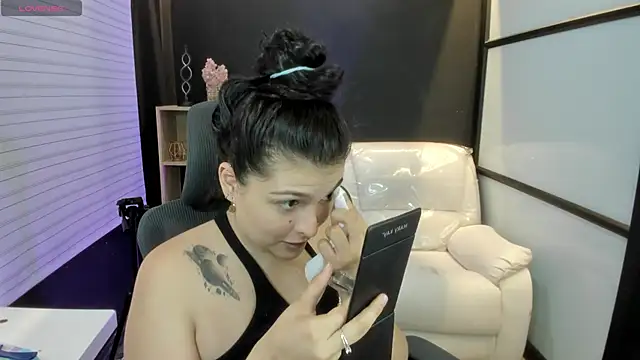 Snapshot of TifanyWhite_ chatting on March 13, 2025, 8:43 pm TifanyWhite online show from March 13, 2025, 8:43 pm