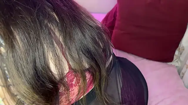 Snapshot of Mizztikaa chatting on December 14, 2025, 6:35 pm Mizztikaa online show from December 14, 2025, 6:35 pm