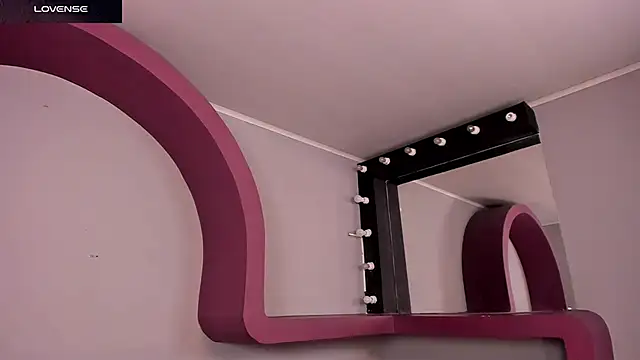 Snapshot of morganlake_ chatting on December 23, 2025, 3:39 am morganlake online show from December 23, 2025, 3:39 am