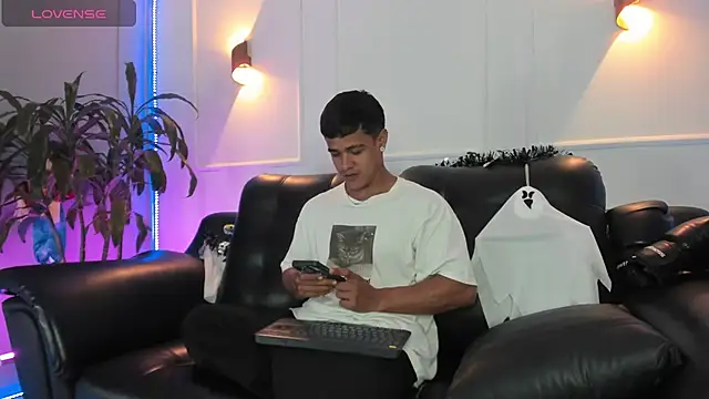 Rob saenz  online show from October 30, 2025, 1:53 pm