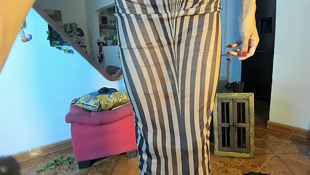 Snapshot of CharlotteLauren chatting on December 19, 2025, 11:07 pm CharlotteLauren online show from December 19, 2025, 11:07 pm