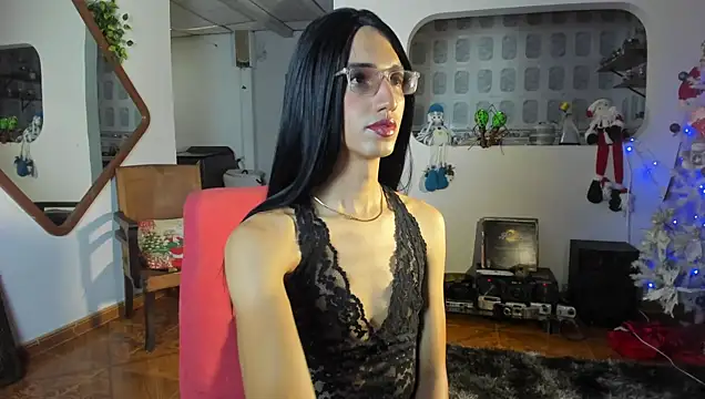 Snapshot of CharlotteLauren chatting on December 22, 2025, 10:32 pm CharlotteLauren online show from December 22, 2025, 10:32 pm