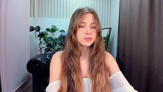 MaryannSoftt online show from February 1, 2025, 4:22 pm