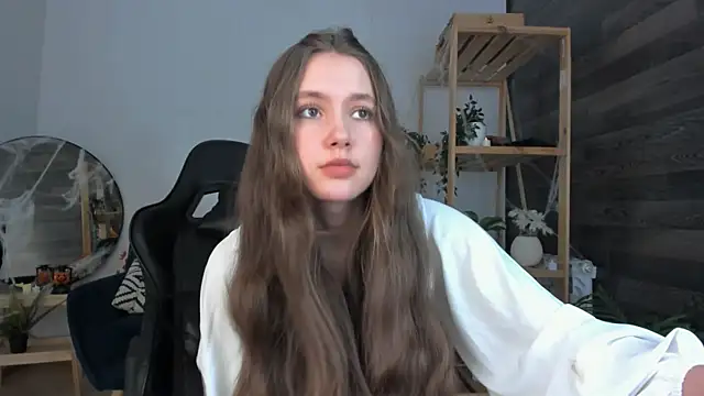 MaryannSoftt online show from October 27, 2025, 4:08 pm