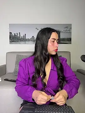 SophieRoyals online show from May 17, 2026, 11:32 am