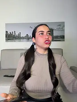 SophieRoyals online show from May 23, 2026, 12:15 pm