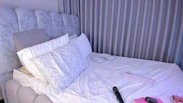 ashlyestone online show from February 4, 2026, 12:49 am