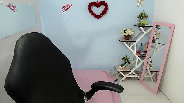 victoria jones online show from March 12, 2026, 12:09 pm