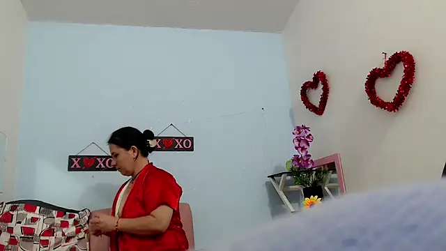 Snapshot of victoria_jones chatting on October 25, 2025, 12:39 pm victoria jones online show from October 25, 2025, 12:39 pm