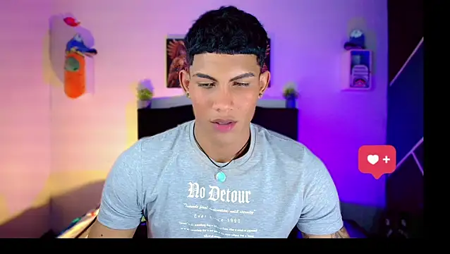 Snapshot of Damian_latinxxx chatting on March 8, 2025, 6:10 am Damian latinxxx online show from March 8, 2025, 6:10 am