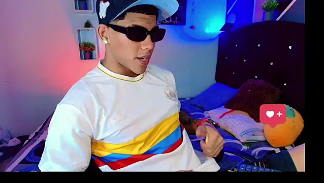 Snapshot of Damian_latinxxx chatting on March 21, 2025, 9:12 am Damian latinxxx online show from March 21, 2025, 9:12 am