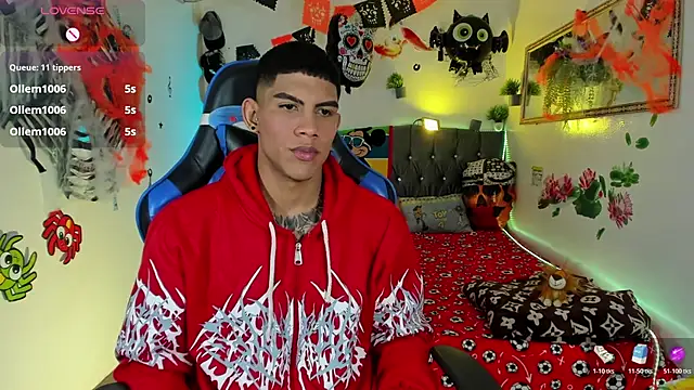 Snapshot of Damian_latinxxx chatting on October 22, 2025, 3:17 am Damian latinxxx online show from October 22, 2025, 3:17 am