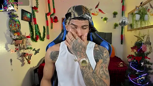 Snapshot of Damian_latinxxx chatting on December 22, 2025, 3:17 am Damian latinxxx online show from December 22, 2025, 3:17 am