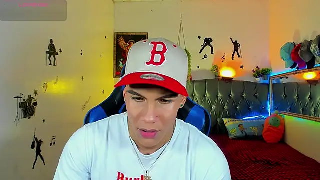 Snapshot of Damian_latinxxx chatting on September 22, 2025, 2:39 am Damian latinxxx online show from September 22, 2025, 2:39 am