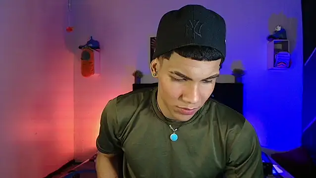 Snapshot of Damian_latinxxx chatting on March 14, 2025, 2:53 am Damian latinxxx online show from March 14, 2025, 2:53 am