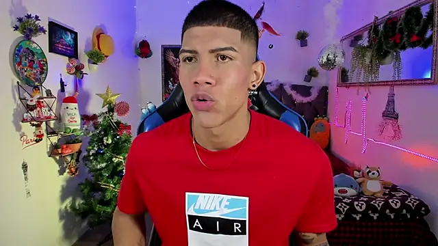 Snapshot of Damian_latinxxx chatting on December 3, 2025, 3:07 am Damian latinxxx online show from December 3, 2025, 3:07 am