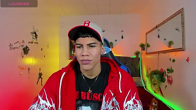 Snapshot of Damian_latinxxx chatting on October 5, 2025, 3:08 am Damian latinxxx online show from October 5, 2025, 3:08 am