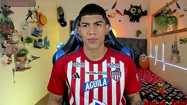 Snapshot of Damian_latinxxx chatting on November 17, 2025, 3:10 am Damian latinxxx online show from November 17, 2025, 3:10 am