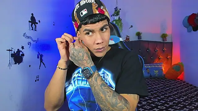 Snapshot of Damian_latinxxx chatting on September 12, 2025, 3:06 am Damian latinxxx online show from September 12, 2025, 3:06 am