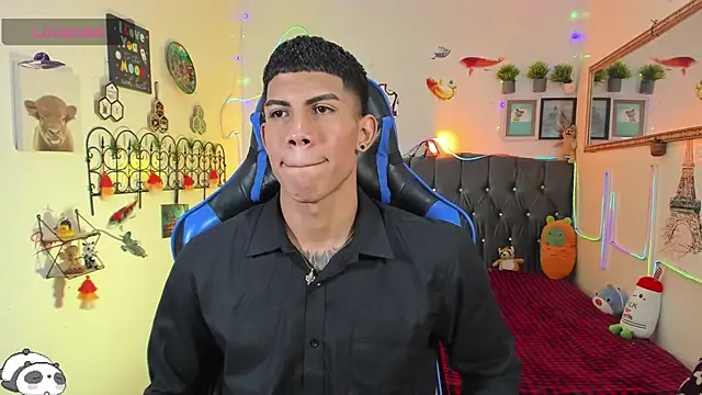 Snapshot of Damian_latinxxx chatting on January 11, 2026, 3:19 pm Damian latinxxx online show from January 11, 2026, 3:19 pm