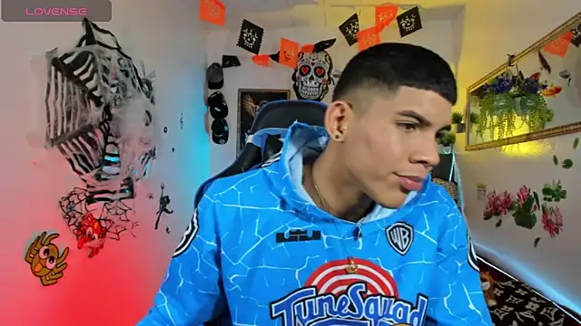 Snapshot of Damian_latinxxx chatting on October 20, 2025, 2:57 am Damian latinxxx online show from October 20, 2025, 2:57 am