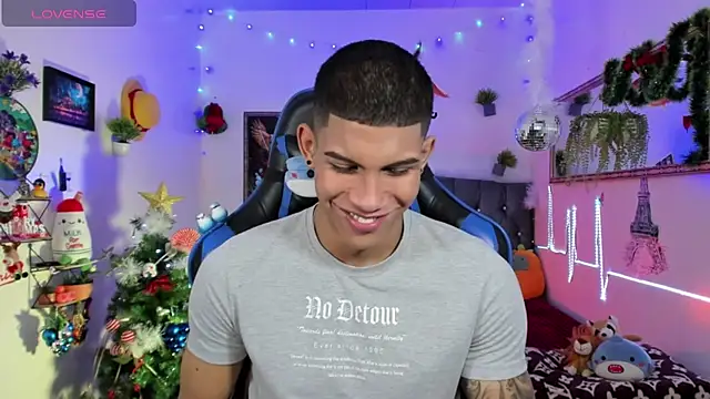 Snapshot of Damian_latinxxx chatting on November 30, 2025, 3:07 am Damian latinxxx online show from November 30, 2025, 3:07 am