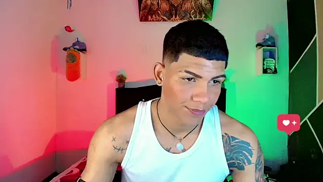 Snapshot of Damian_latinxxx chatting on March 11, 2025, 9:24 am Damian latinxxx online show from March 11, 2025, 9:24 am