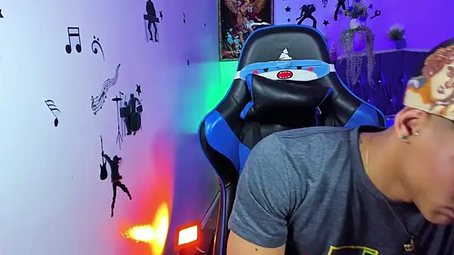 Snapshot of Damian_latinxxx chatting on September 11, 2025, 3:06 am Damian latinxxx online show from September 11, 2025, 3:06 am