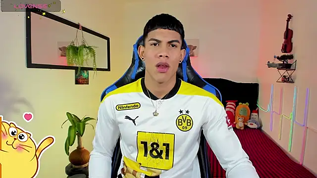 Snapshot of Damian_latinxxx chatting on March 4, 2026, 3:03 am Damian latinxxx online show from March 4, 2026, 3:03 am