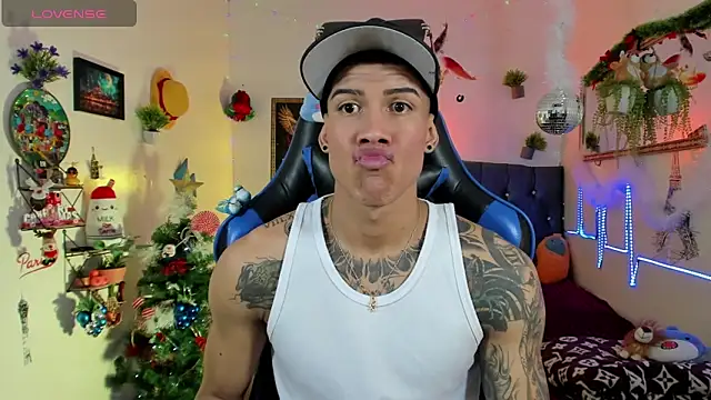 Snapshot of Damian_latinxxx chatting on November 28, 2025, 3:07 am Damian latinxxx online show from November 28, 2025, 3:07 am