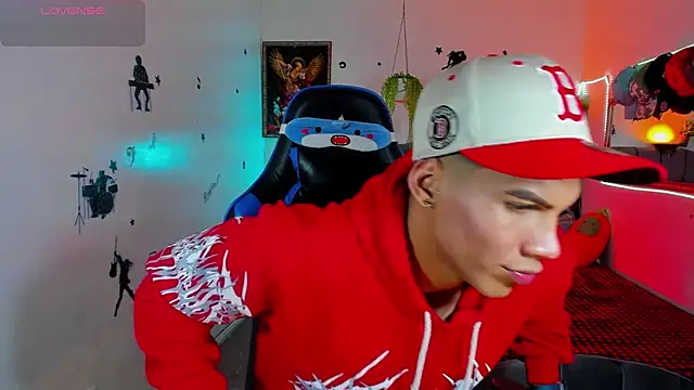 Snapshot of Damian_latinxxx chatting on September 21, 2025, 1:44 am Damian latinxxx online show from September 21, 2025, 1:44 am