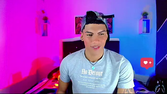 Snapshot of Damian_latinxxx chatting on March 8, 2025, 3:06 am Damian latinxxx online show from March 8, 2025, 3:06 am