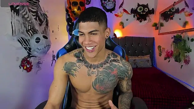 Snapshot of Damian_latinxxx chatting on October 13, 2025, 3:08 am Damian latinxxx online show from October 13, 2025, 3:08 am